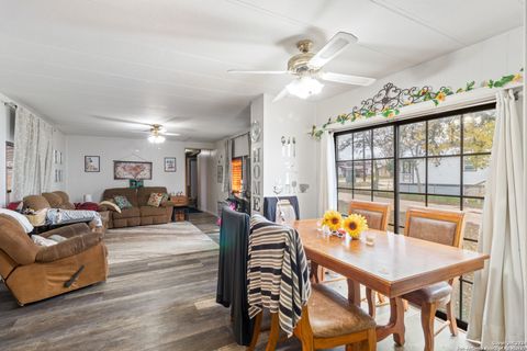 Single Family Residence in Medina TX 143 & 147 Linney Dr 35.jpg
