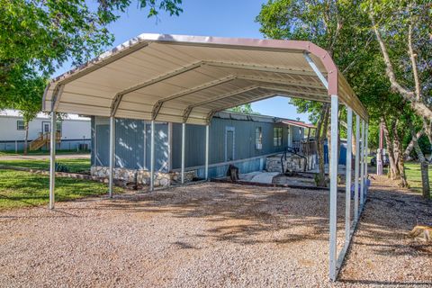 Single Family Residence in Medina TX 143 & 147 Linney Dr 43.jpg