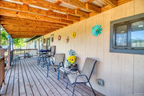 Single Family Residence in Medina TX 143 & 147 Linney Dr 8.jpg