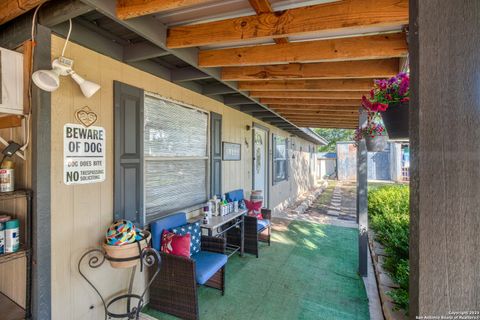 Single Family Residence in Medina TX 143 & 147 Linney Dr 3.jpg
