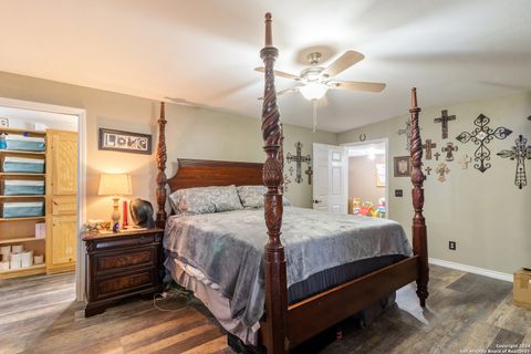 Single Family Residence in Medina TX 143 & 147 Linney Dr 17.jpg