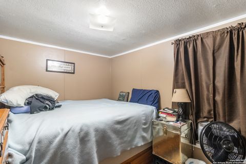 Single Family Residence in Medina TX 143 & 147 Linney Dr 21.jpg