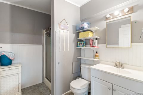 Single Family Residence in Medina TX 143 & 147 Linney Dr 25.jpg