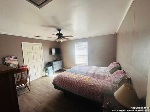 Single Family Residence in Medina TX 204 Medina Bend 12.jpg