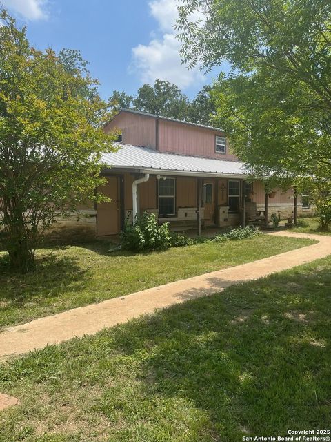 Single Family Residence in Medina TX 204 Medina Bend.jpg