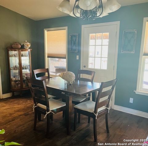 Single Family Residence in Medina TX 204 Medina Bend 8.jpg