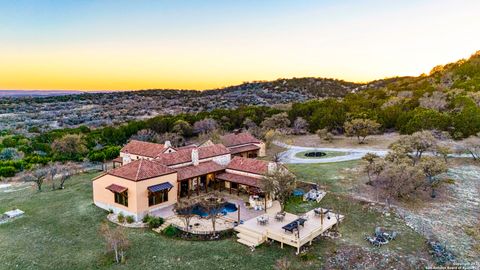 Single Family Residence in Comfort TX 164 Camino Del Reserve Ln.jpg