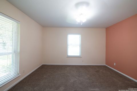 Single Family Residence in Beeville TX 902 E Newhall St 38.jpg