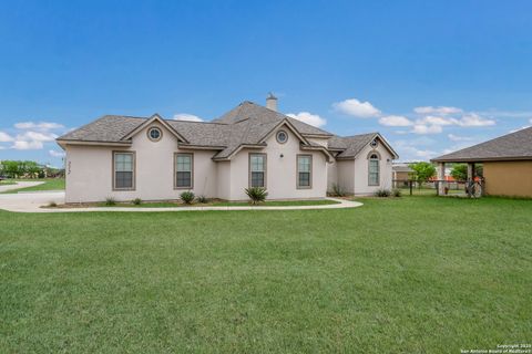 Single Family Residence in New Braunfels TX 212 Ferryboat Ln.jpg