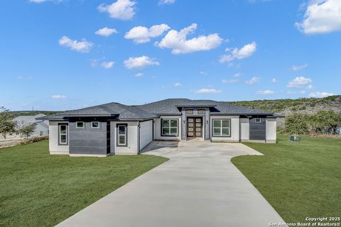 Single Family Residence in Mico TX 257 Pr 2774.jpg