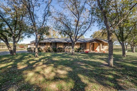 Single Family Residence in Atascosa TX 10180 aliann Rd.jpg