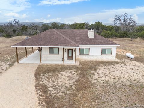 Single Family Residence in Medina TX 175 Pine Tree Rd.jpg