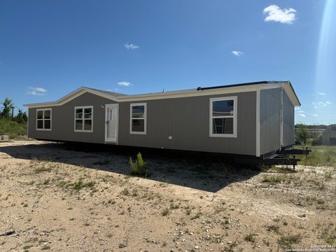 Manufactured Home in Bandera TX 232 Arroyo.jpg