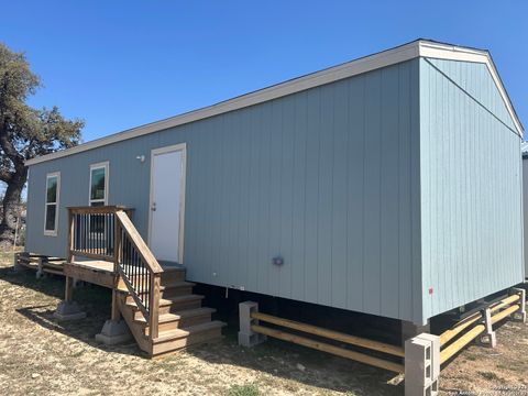 Manufactured Home in Bandera TX 335 Bat Masterson.jpg