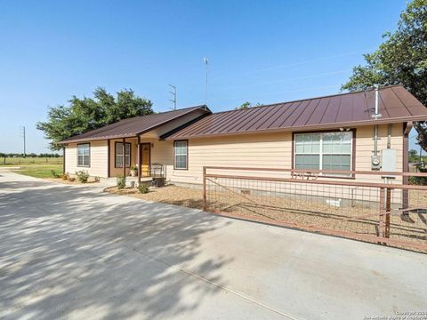 Single Family Residence in Natalia TX 17475 fm 463.jpg