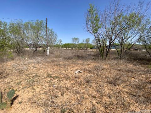  in Devine TX 105 cr 2667.jpg