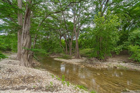  in Bandera TX 960 river.jpg