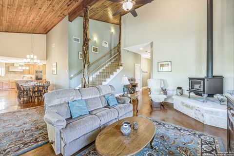 Single Family Residence in Bandera TX 3263 Palomino Springs 15.jpg