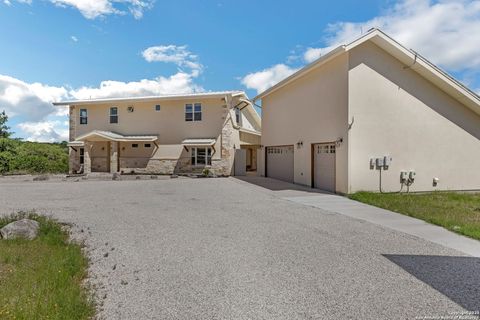 Single Family Residence in Bandera TX 3263 Palomino Springs 8.jpg