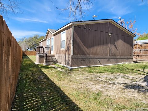 Manufactured Home in Natalia TX 610 7th St.jpg