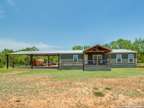 Manufactured Home in Bigfoot TX 1271 Sandbranch Rd.jpg