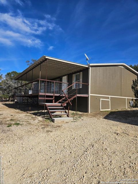 Manufactured Home in Lakehills TX 1021 13th St.jpg