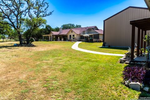 Single Family Residence in Bandera TX 265 Firewheel Dr 1.jpg