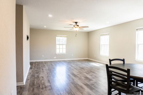 Single Family Residence in Bandera TX 265 Firewheel Dr 19.jpg
