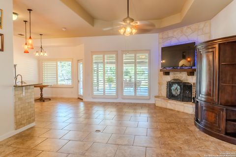 Single Family Residence in Bandera TX 265 Firewheel Dr 14.jpg