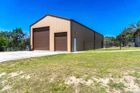 Single Family Residence in Bandera TX 265 Firewheel Dr 22.jpg