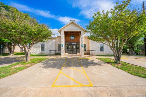 Office in Fredericksburg TX 204 W Windcrest Drive.jpg