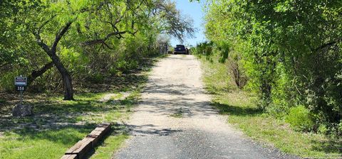 Single Family Residence in Castroville TX 350 County Road 574.jpg