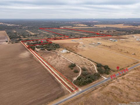 Farm in Dhanis TX 3609 Fm 1796.jpg