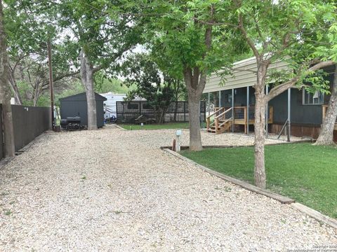 Manufactured Home in Bandera TX 155 Paloma Dr.jpg