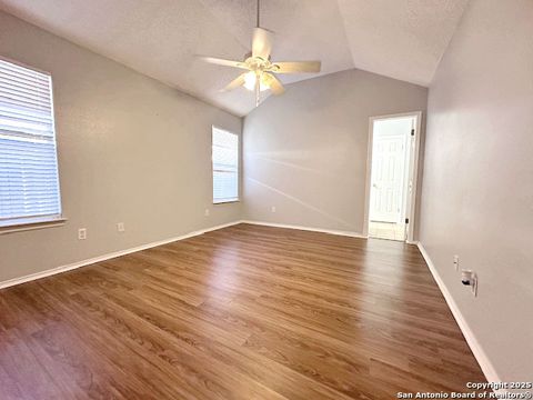 Single Family Residence in Beeville TX 1102 E Hancock 1.jpg
