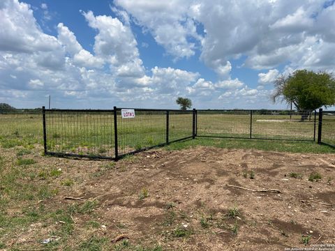  in Hondo TX TBD LOT 1 Cr 343.jpg