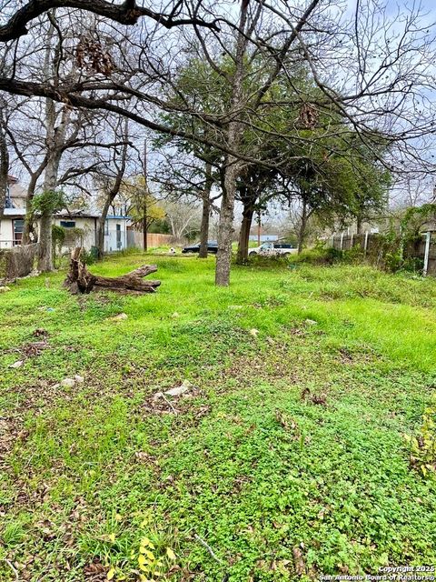 in Natalia TX 708 4th St.jpg