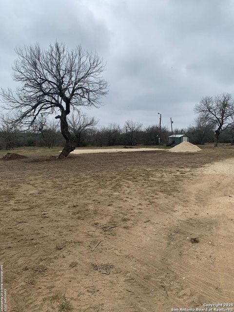  in Castroville TX 226 County Road 572.jpg
