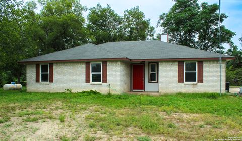 Single Family Residence in Natalia TX 345 county road 672.jpg