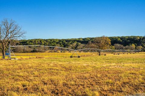 Farm in Comfort TX 260 Lazy Valley Rd.jpg