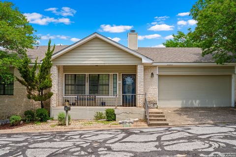 Single Family Residence in Kerrville TX 239 Old Oaks.jpg