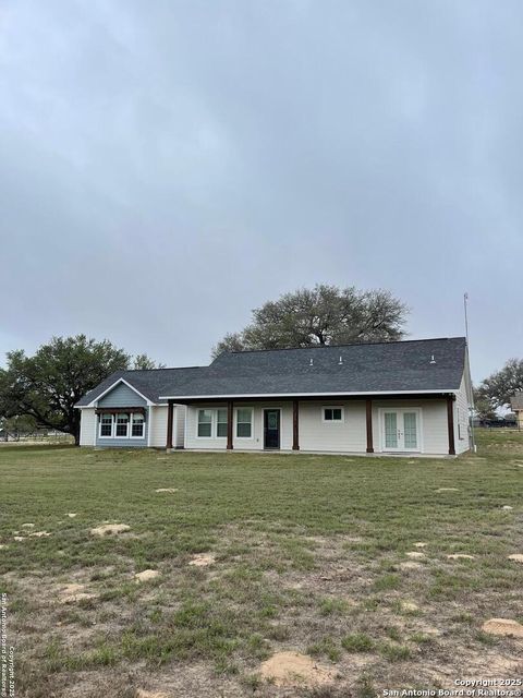 Single Family Residence in Devine TX 343 county road 7755.jpg