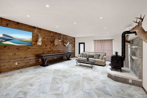 Single Family Residence in Medina TX 197 two sisters Rd 22.jpg