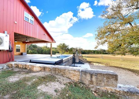 Single Family Residence in Medina TX 197 two sisters Rd 17.jpg