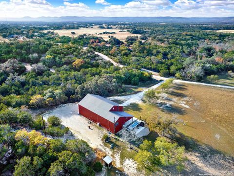 Single Family Residence in Medina TX 197 two sisters Rd 9.jpg