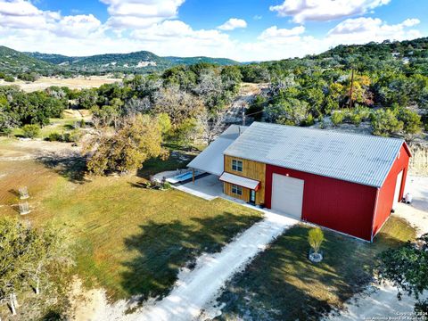Single Family Residence in Medina TX 197 two sisters Rd 4.jpg