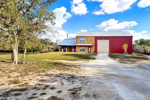 Single Family Residence in Medina TX 197 two sisters Rd 11.jpg