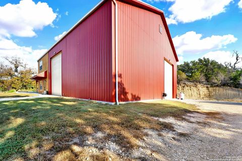 Single Family Residence in Medina TX 197 two sisters Rd 15.jpg