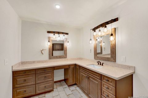 Single Family Residence in Medina TX 197 two sisters Rd 46.jpg