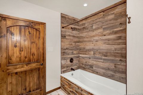 Single Family Residence in Medina TX 197 two sisters Rd 47.jpg